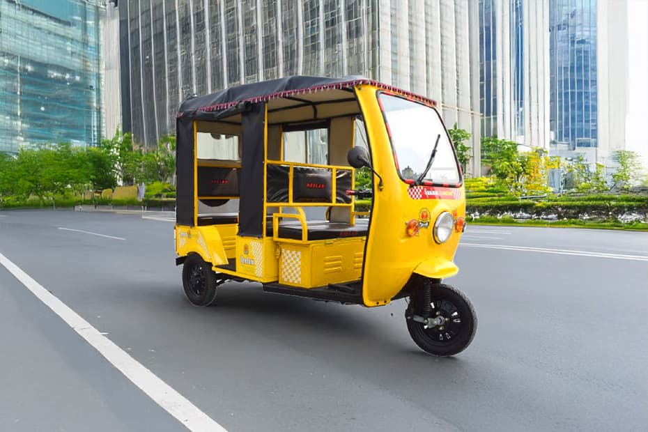 Neelam Neelam E-auto