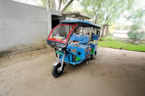 Star Bull Star Bull Stainless Steel Battery Operated E Rickshaw